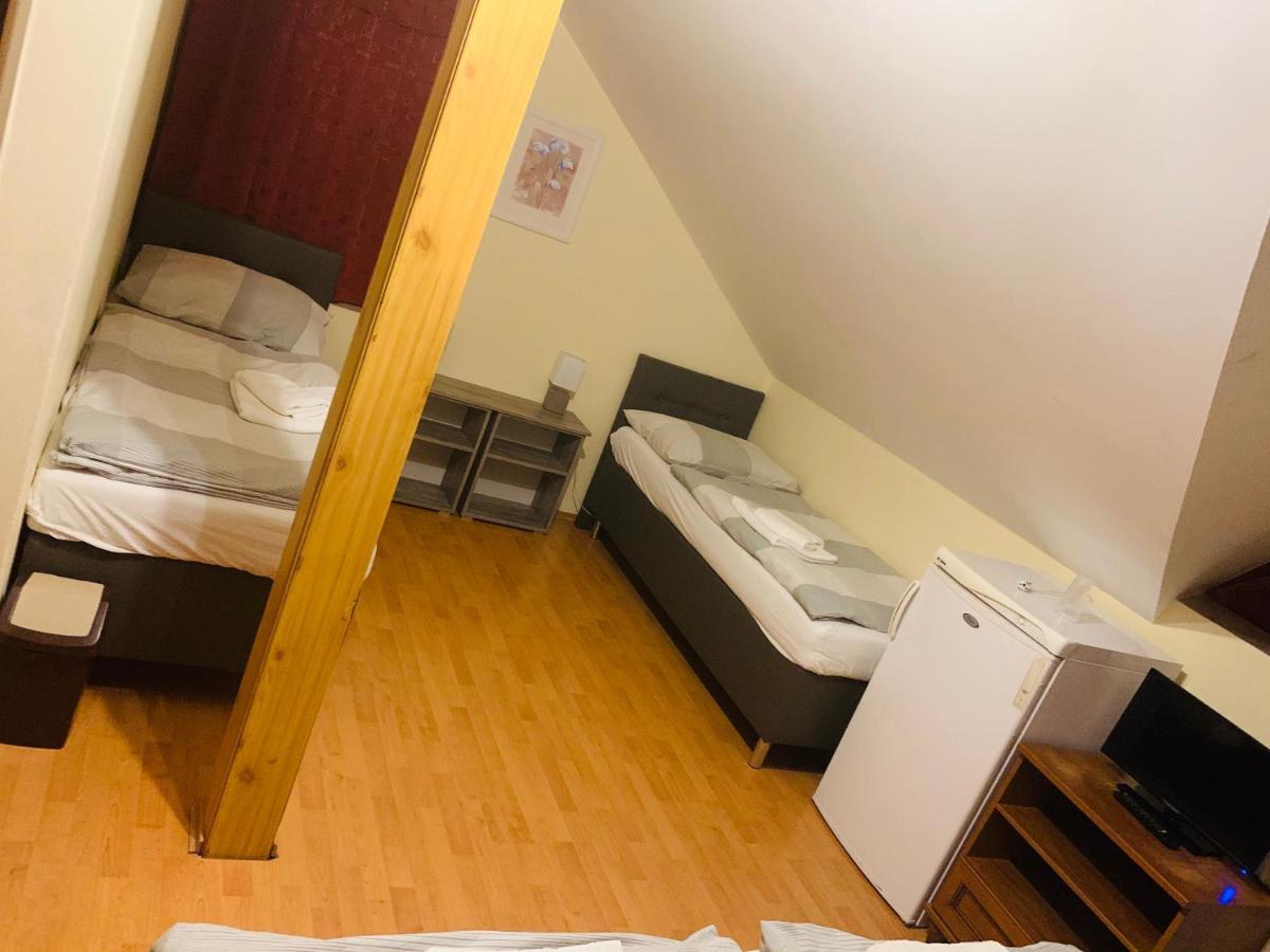 Bed and Breakfast Eder Nesvady Экстерьер фото