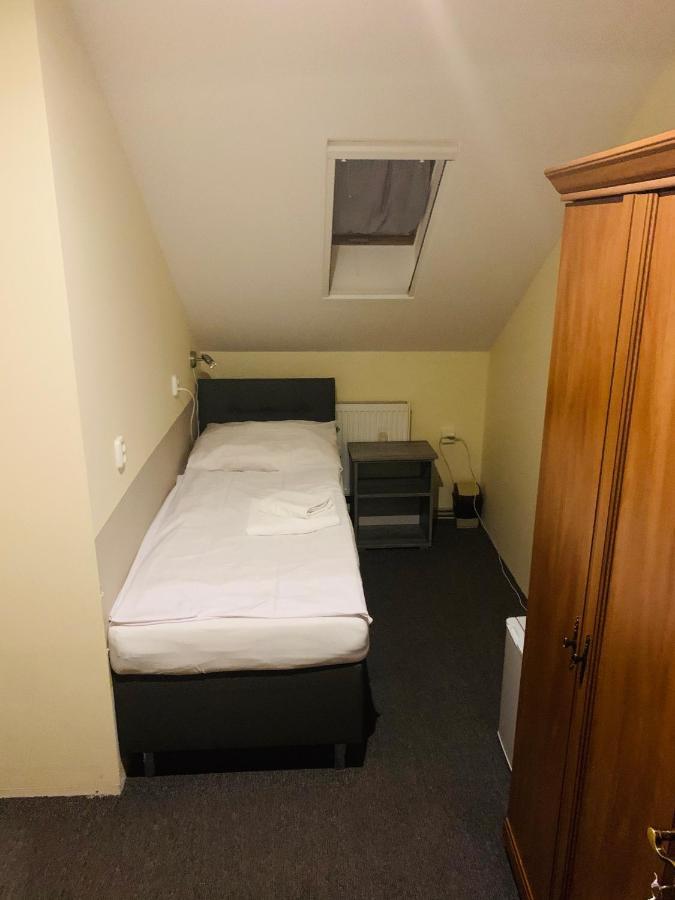 Bed and Breakfast Eder Nesvady Экстерьер фото